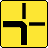 T-6a tabliczka wskazująca rzeczywisty przebieg drogi z pierwszeństwem przez skrzyżowanie